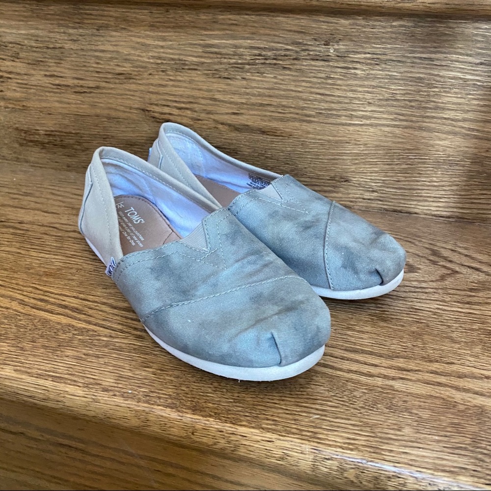 TOMS green and tan tie dye